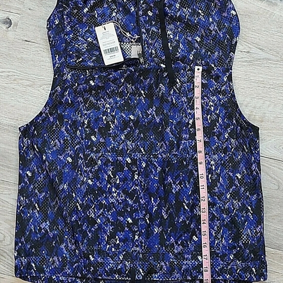 Fabletics Demi Lovato Damara Vest Size XLarge Activewear Mock Neck Mesh Camo - Picture 7 of 9